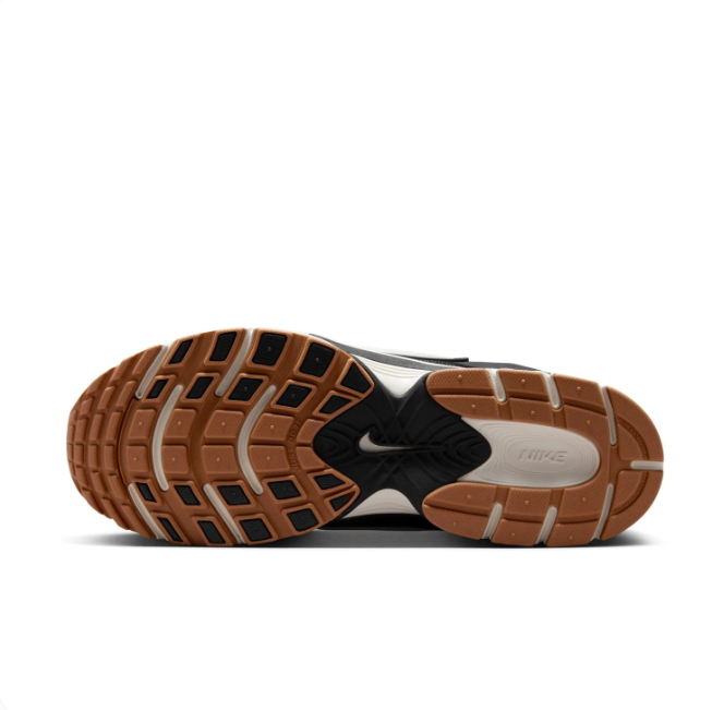 Nike Zoom Vomero 5 – Black/Sail/Gum