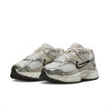 Nike Initiator – White/Metallic Silver/Sail