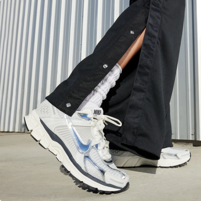 Nike Zoom Vomero 5 – Light Grey/Silver/Black